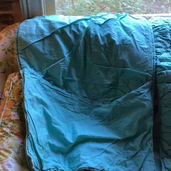 Pottery Barn Teen Pillow Shams in Color Pool (tealish green) - Picture 2 of 6